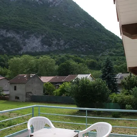 La Petite De Bed and breakfast Niaux