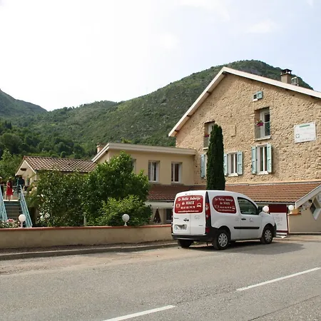 La Petite De *