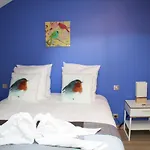 La Petite De