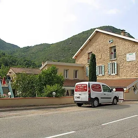 La Petite De Niaux