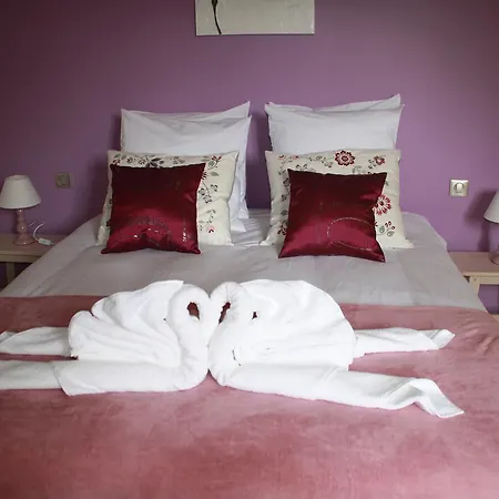 La Petite De Alojamento de Acomodação e Pequeno-almoço Niaux